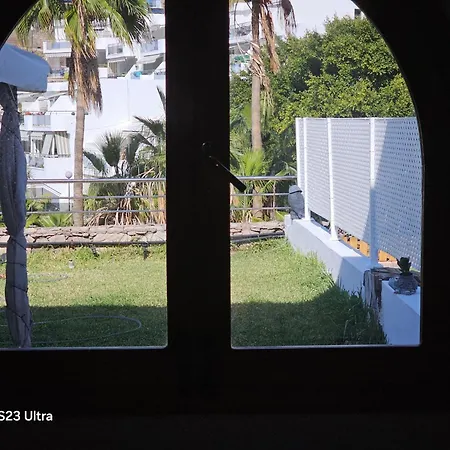 Apartment Luxurious With Private Terrace And Garden In Palmas