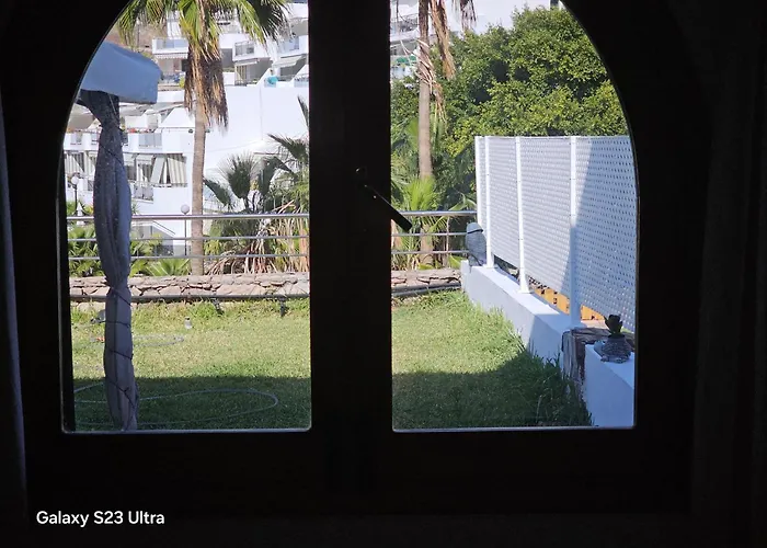 아파트 Luxurious With Private Terrace And Garden In Palmas