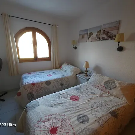 Luxurious With Private Terrace And Garden In Palmas Apartman