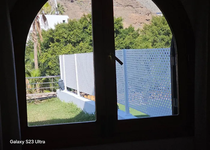 Luxurious With Private Terrace And Garden In Palmas Apartment